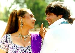 Akshay Kumar and Karishma Kapoor