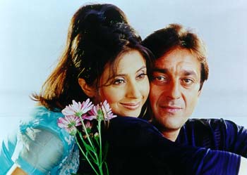 Sanjay Dutt and Urmila Matondkar in Khoobsurat