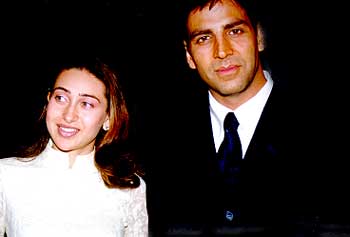 Karisma Kapoor and Akshay Kumar