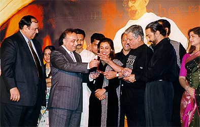 Rani Mukherjee, Om Puri, Kamal Haasan and Vasundhara